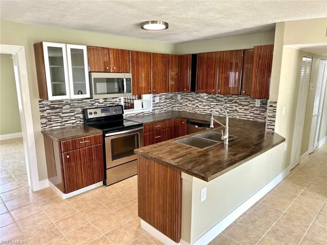 4871  Orange Grove  BLVD, North Fort Myers, FL 33903