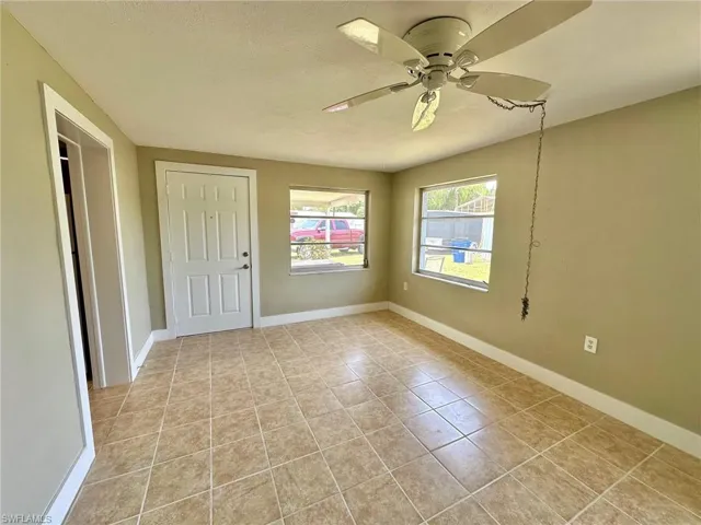 Back Family room 18ft x 11ft