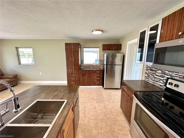 4871  Orange Grove  BLVD, North Fort Myers, FL 33903