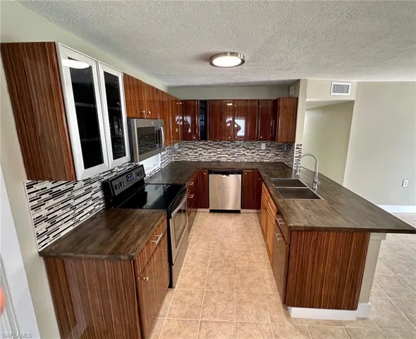 4871  Orange Grove  BLVD, North Fort Myers, FL 33903