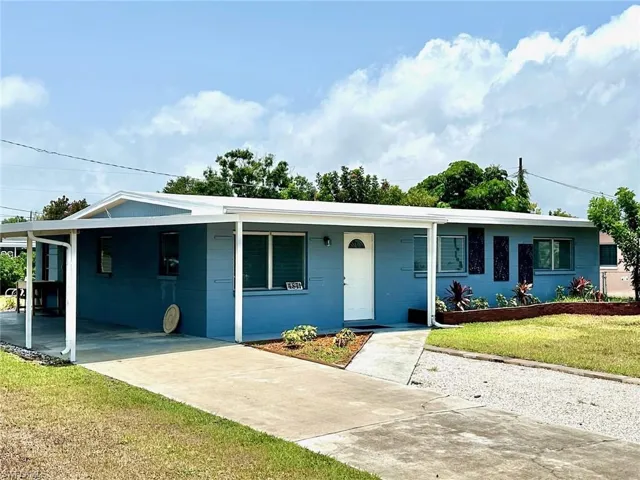 4871  Orange Grove  BLVD, North Fort Myers, FL 33903