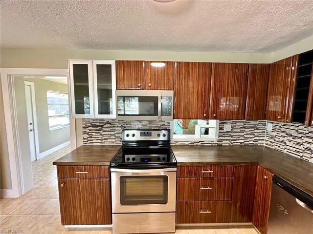 4871  Orange Grove  BLVD, North Fort Myers, FL 33903