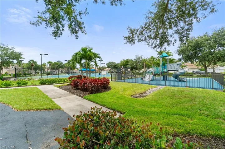 15586 Vallecas Ln, Naples Fl 34110