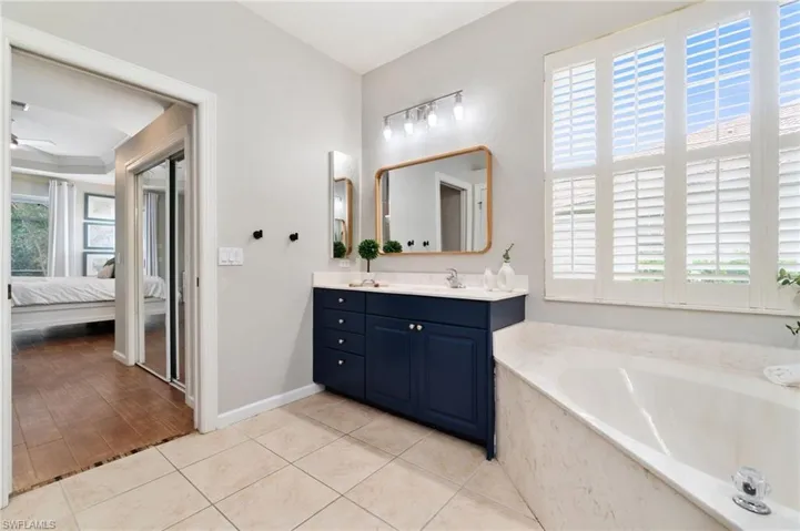 15586 Vallecas Ln, Naples Fl 34110