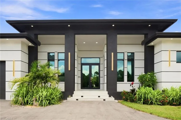 499 Golden Gate Blvd E, Naples, Florida 34120