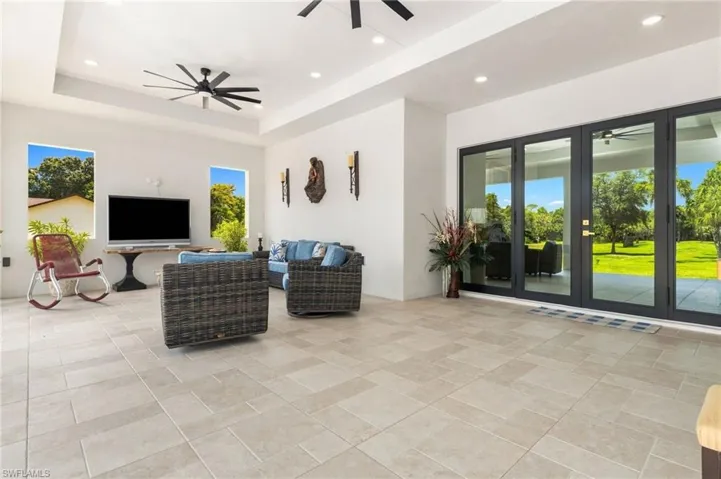 Open lanai