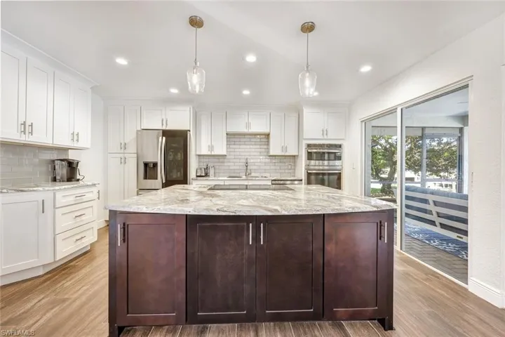 Large Island with Quartz Countertop and Ample Space