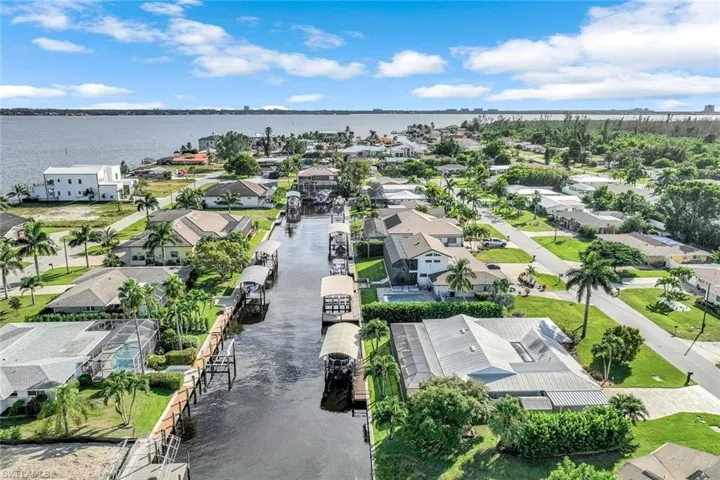 Ariel View - Minutes to Open Water