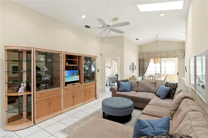 526 100th Ave N, Naples, Florida 34108