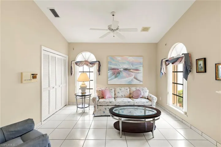526 100th Ave N, Naples, Florida 34108
