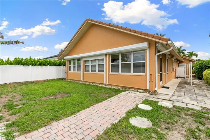 526 100th Ave N, Naples, Florida 34108