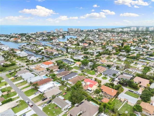 526 100th Ave N, Naples, Florida 34108