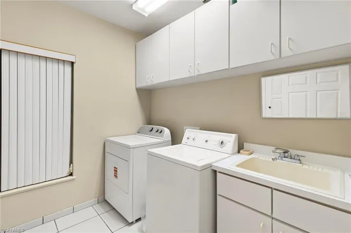 526 100th Ave N, Naples, Florida 34108