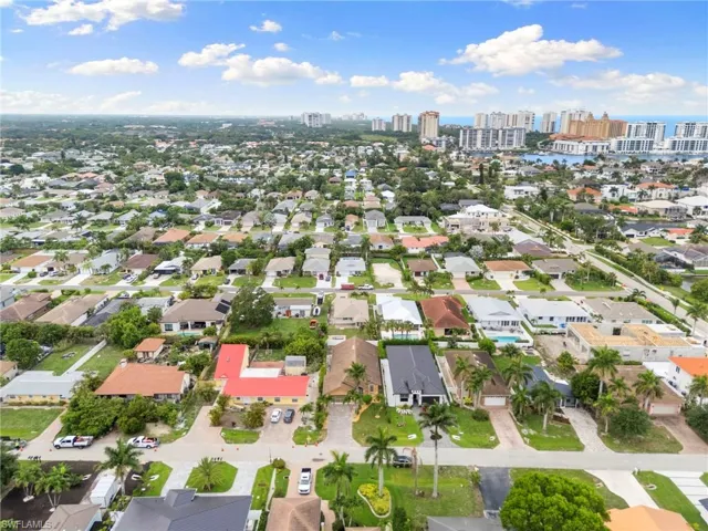 526 100th Ave N, Naples, Florida 34108