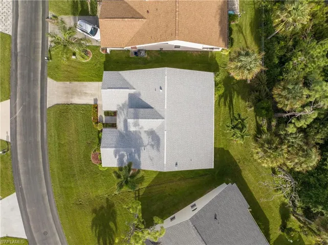 Birds eye view of property