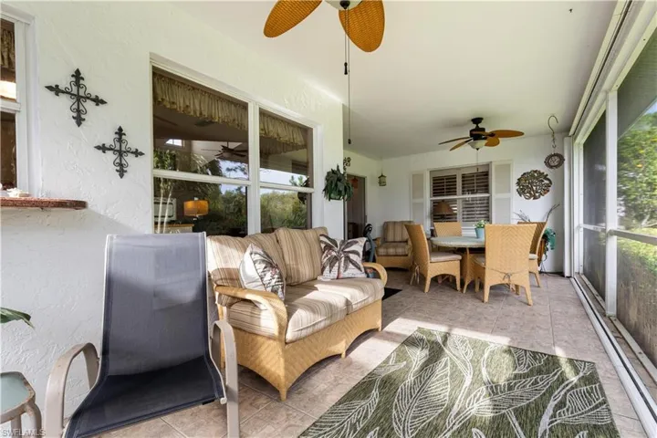 Sunroom / solarium with ceiling fan