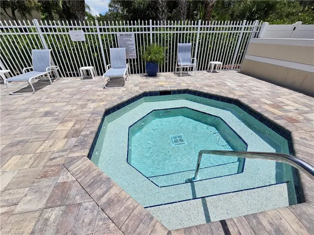 1380  Tiffany  LN, Naples, FL 34105