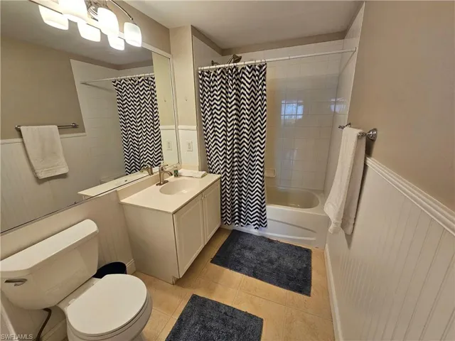1380  Tiffany  LN, Naples, FL 34105
