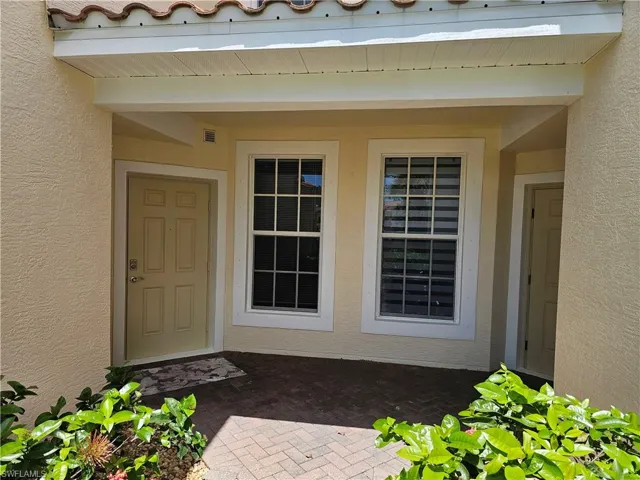 1380  Tiffany  LN, Naples, FL 34105