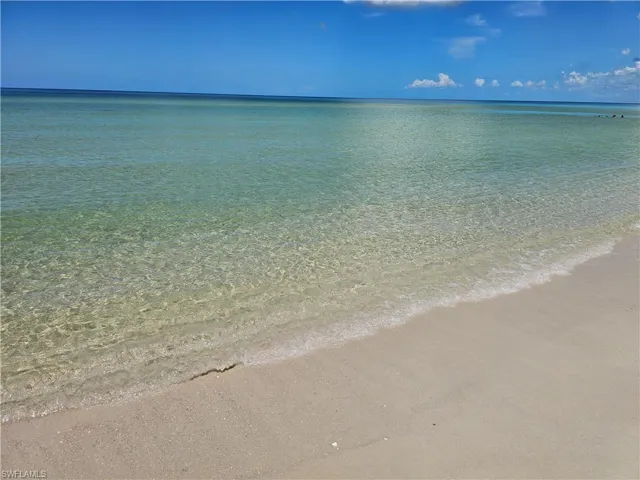 1380  Tiffany  LN, Naples, FL 34105