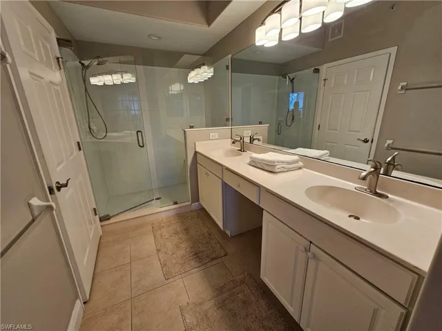 1380  Tiffany  LN, Naples, FL 34105