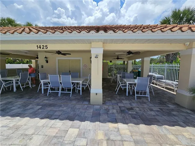 1380  Tiffany  LN, Naples, FL 34105