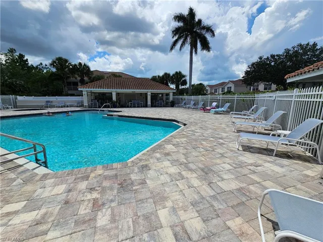 1380  Tiffany  LN, Naples, FL 34105
