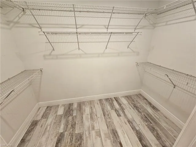 1380  Tiffany  LN, Naples, FL 34105