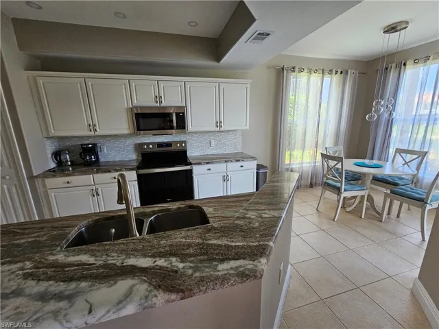 1380  Tiffany  LN, Naples, FL 34105