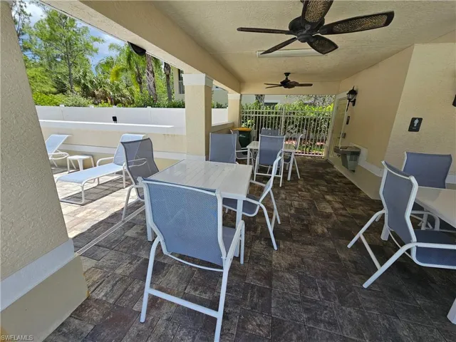 1380  Tiffany  LN, Naples, FL 34105