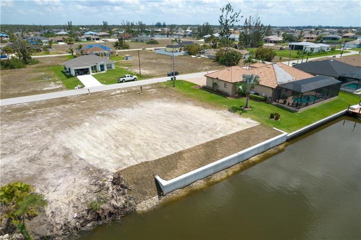 10' Seawall with upgrade end caps