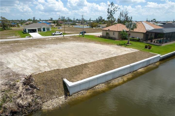 10' Seawall panels with upgrade end caps