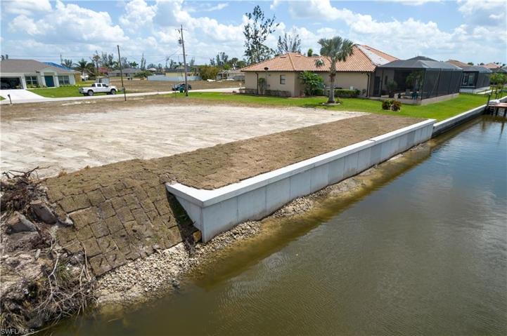 10' Seawall panels  with upgrade end caps