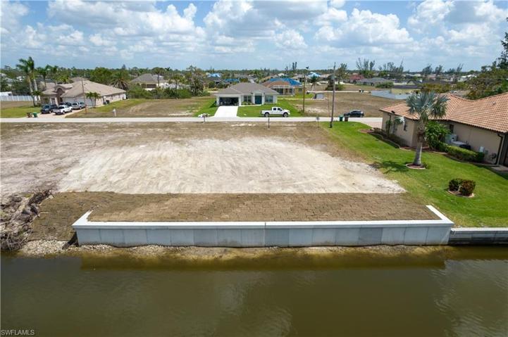 10' Seawall panels with upgrade end caps
