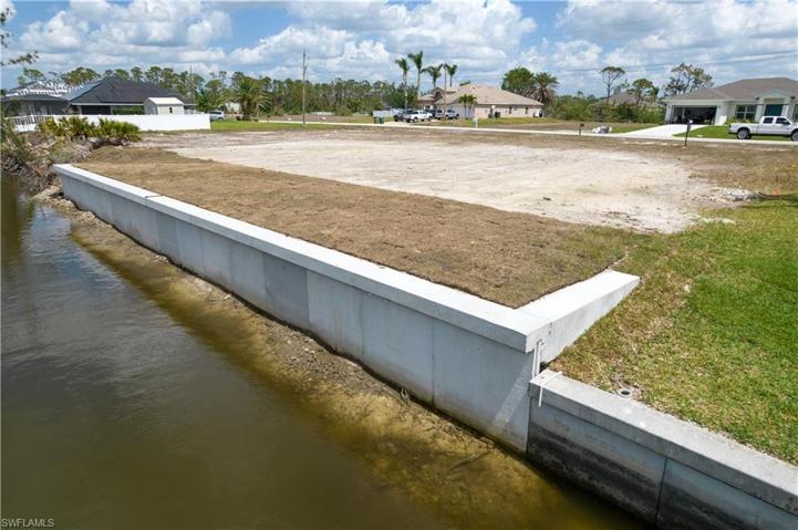 10' Seawall panels with upgrade end caps