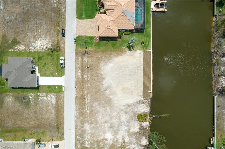 10' Seawall with upgrade end caps