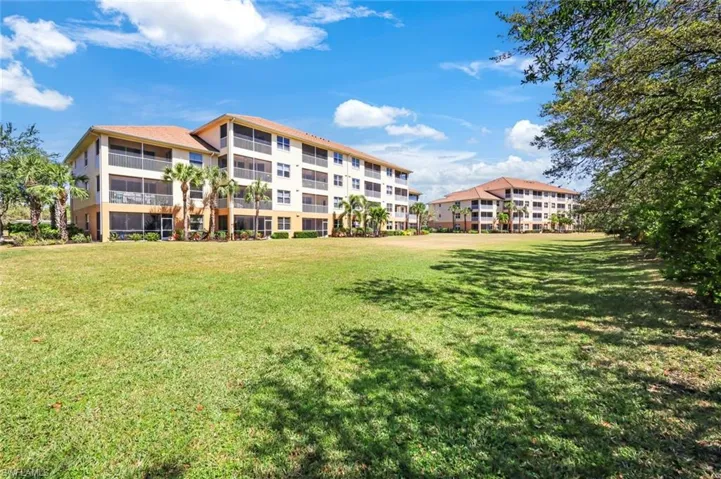 View of apartment building / complex