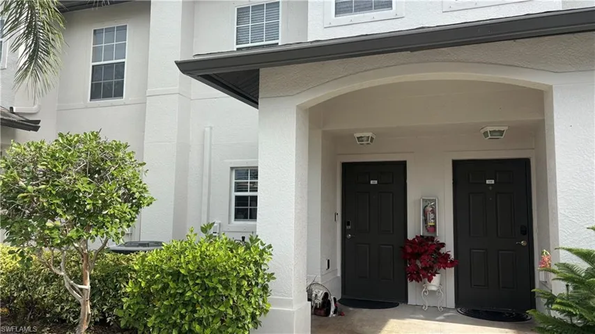 9064  Gervais  CIR, Naples, FL 34120