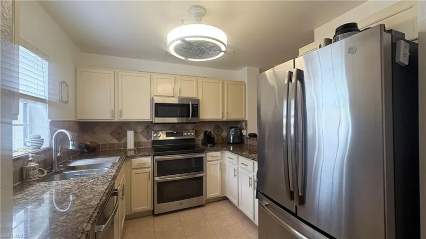 9064  Gervais  CIR, Naples, FL 34120