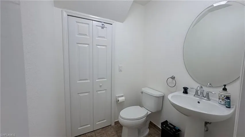 9064  Gervais  CIR, Naples, FL 34120