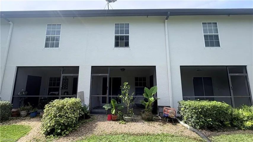9064  Gervais  CIR, Naples, FL 34120
