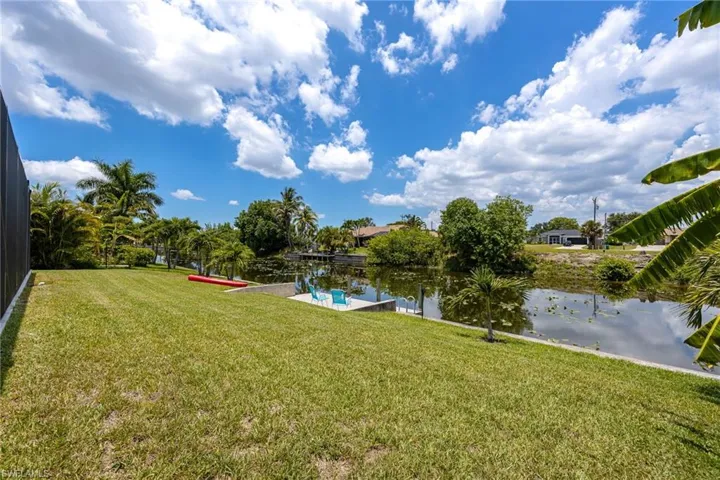 207 Gleason Pkwy, Cape Coral, Florida 33914