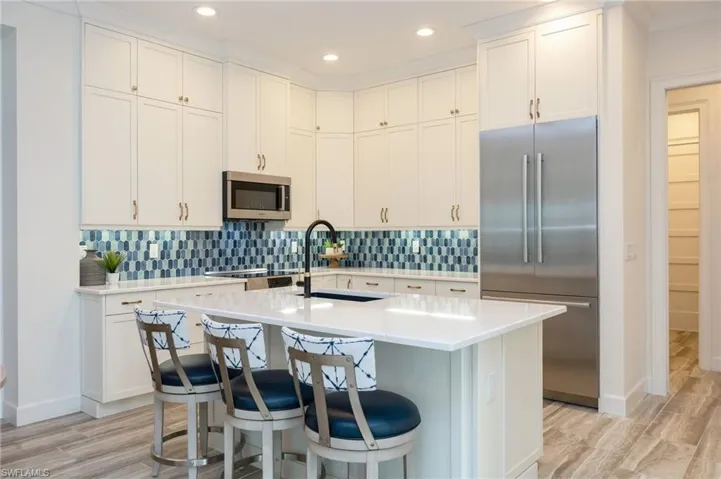 7035 Dominica Dr, Naples, Florida 34113