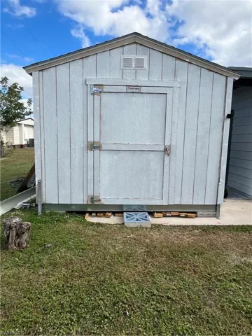9218  Bonita  DR, North Fort Myers, FL 33903