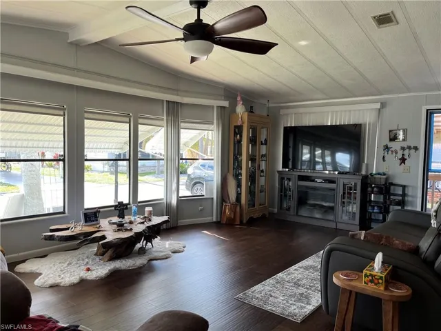 9218  Bonita  DR, North Fort Myers, FL 33903