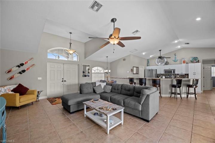 836 Mohawk PKWY, CAPE CORAL FL 33914