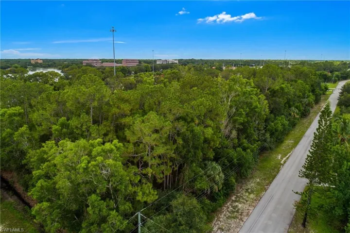 620 Soll St, Naples, Florida 34109