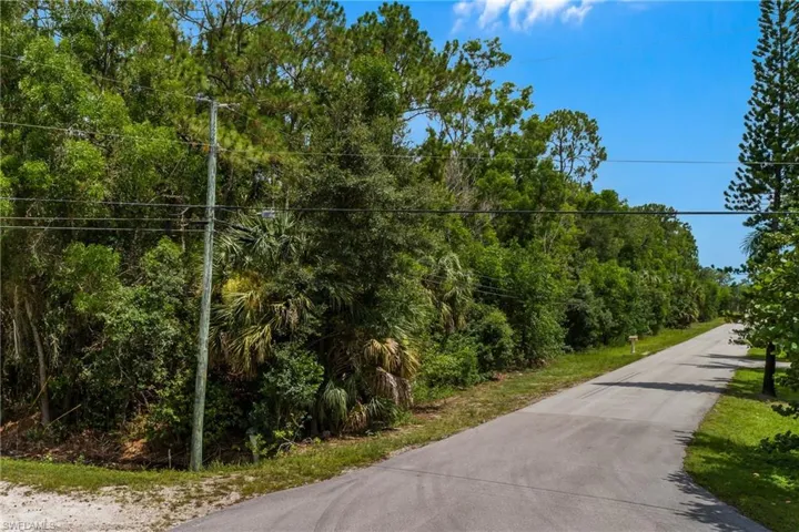 620 Soll St, Naples, Florida 34109