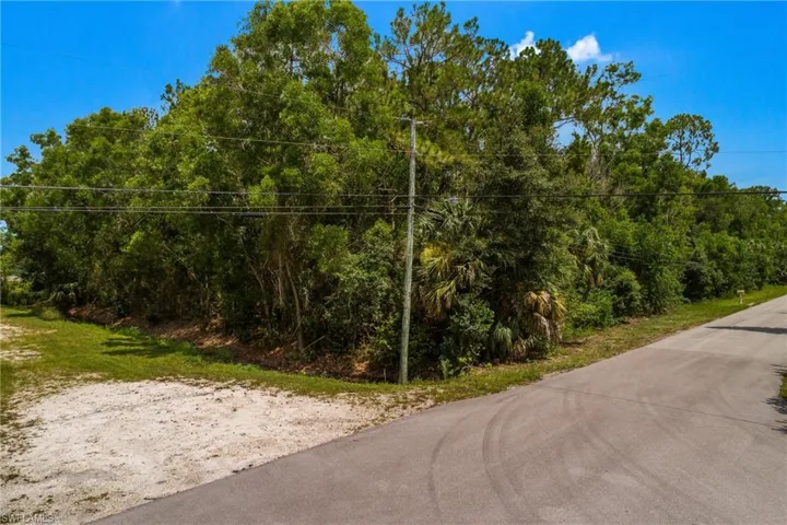 620 Soll St, Naples, Florida 34109