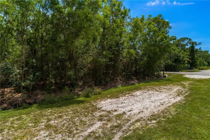620 Soll St, Naples, Florida 34109